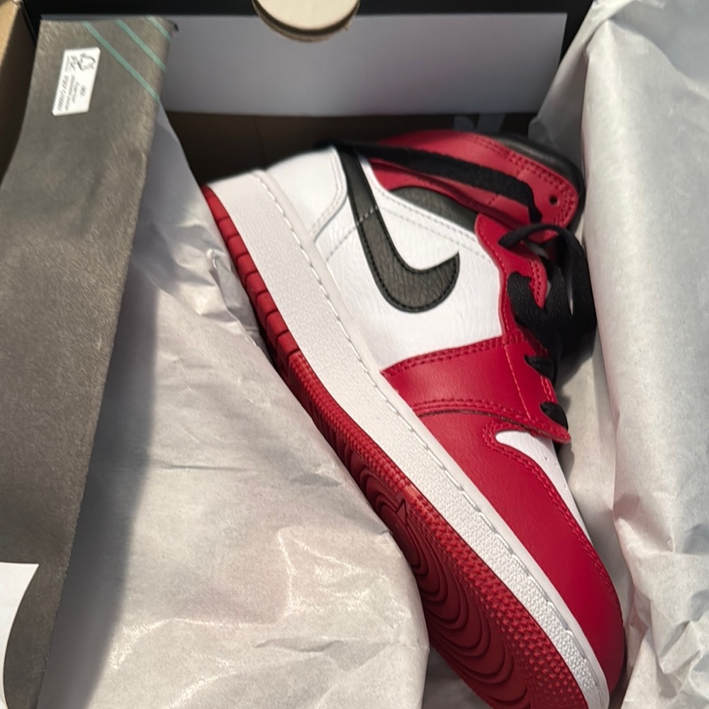 Nike Air Jordan 1 Retro High OG Red White Black